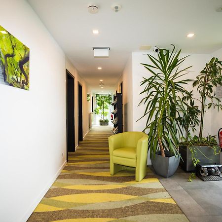 Bed & Breakfast Outlet Hotel Dettingen an der Erms Dış mekan fotoğraf
