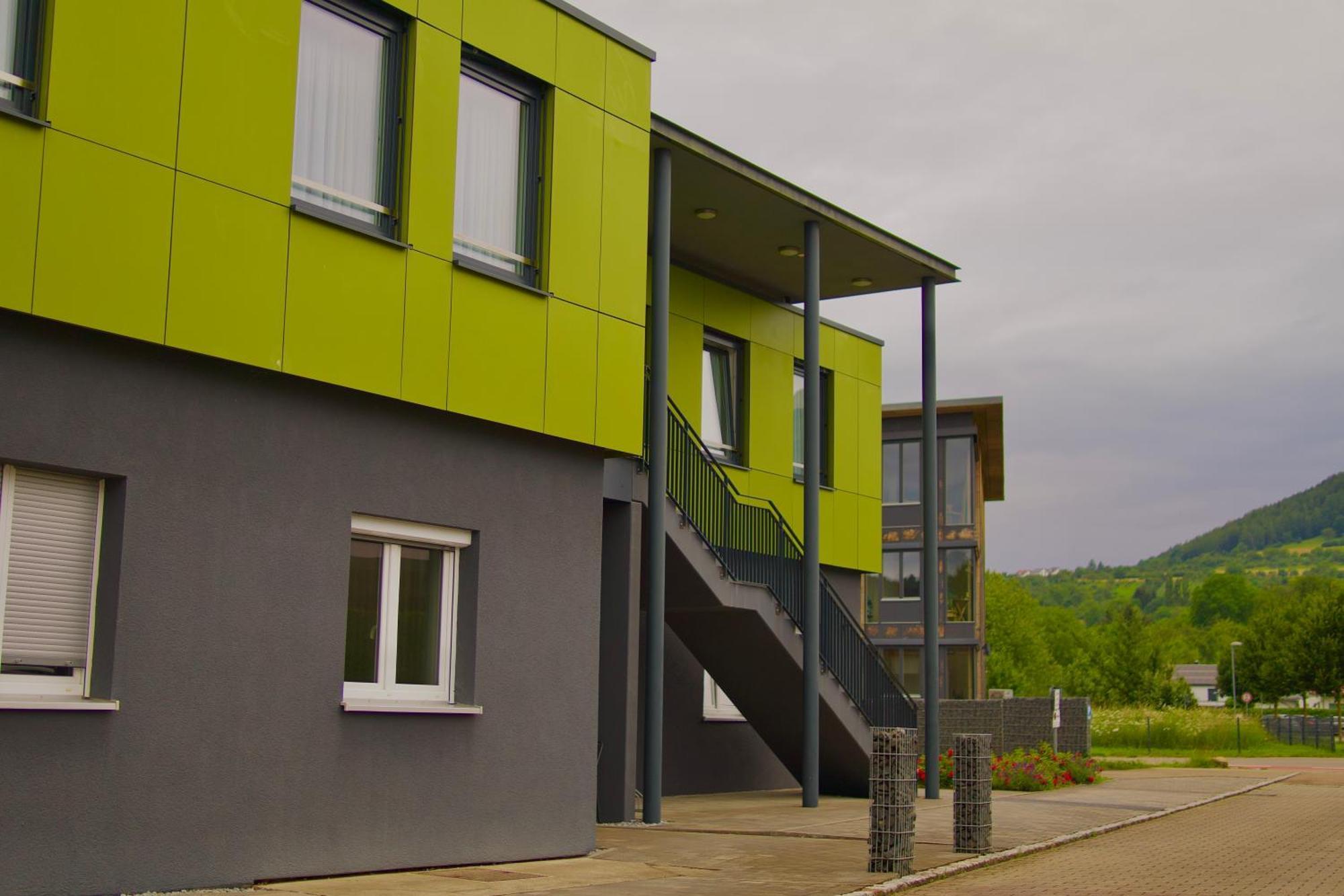 Bed & Breakfast Outlet Hotel Dettingen an der Erms Dış mekan fotoğraf