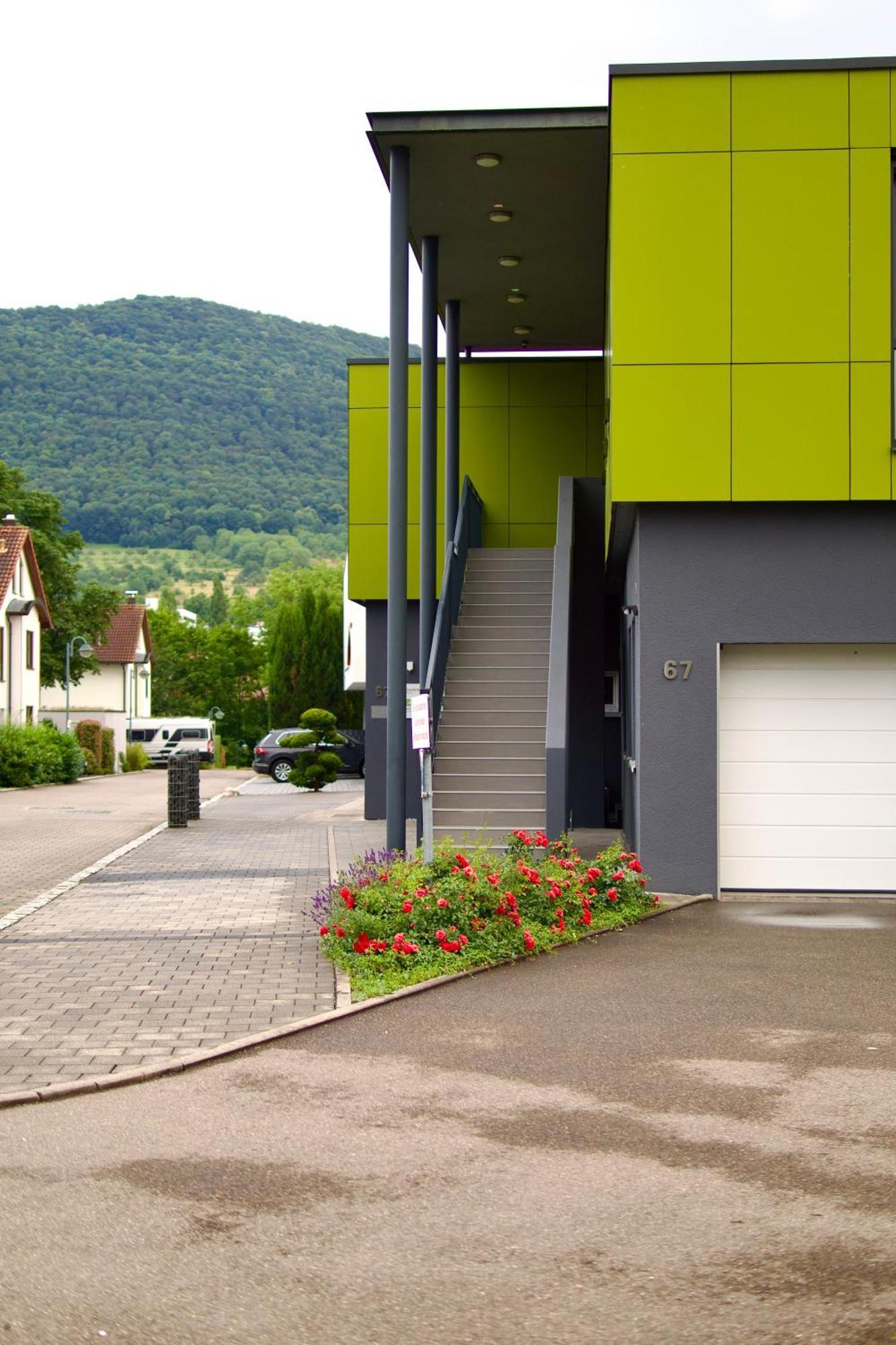 Bed & Breakfast Outlet Hotel Dettingen an der Erms Dış mekan fotoğraf