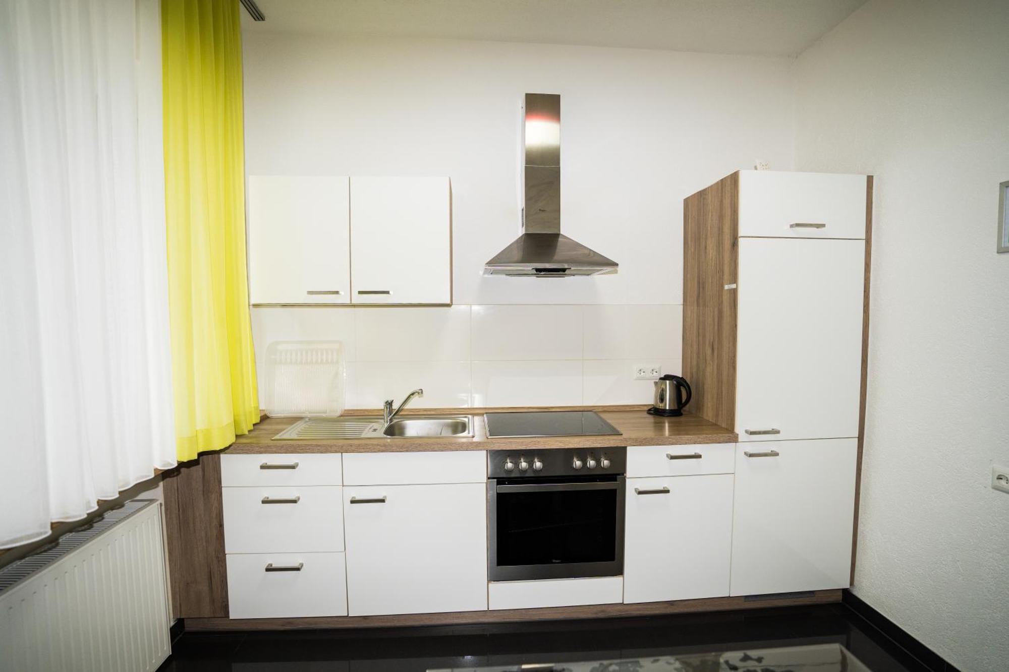 Bed & Breakfast Outlet Hotel Dettingen an der Erms Dış mekan fotoğraf
